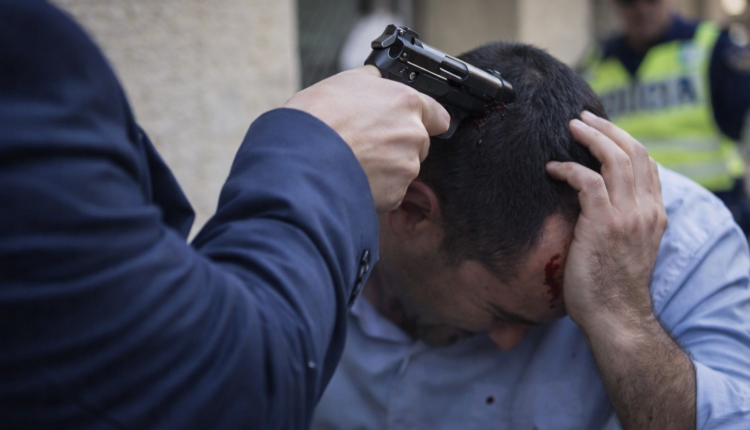 Rrahje me kondak pistolete, plas sherri në LD-në e Sarajit