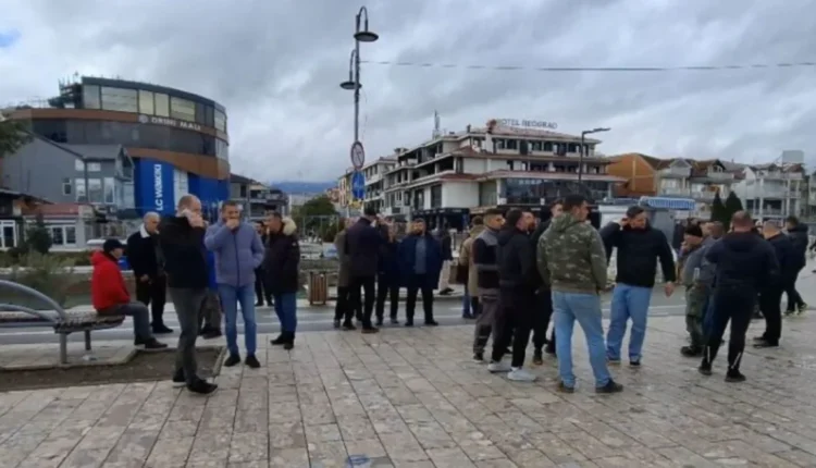Faturat e larta të energjisë elektrike, qytetarët e Strugës dalin në protestë