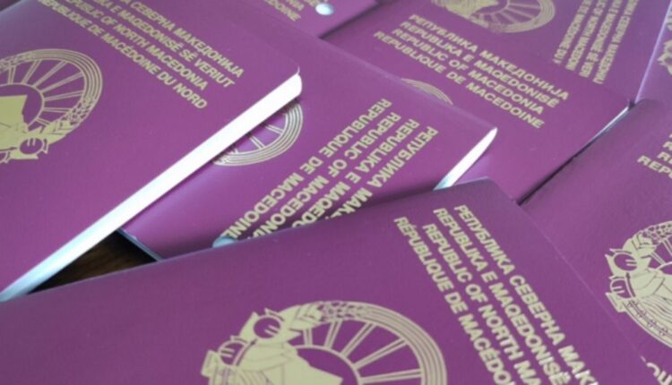 Kallëzim penal ndaj dy policëve, dyshohet se me para, u mundësonin qytetarëve të nxirrnin më shpejt pasaportën, letërnjoftimin dhe patentën e shoferit