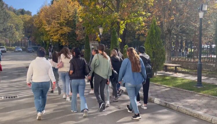 Nga Shqipëria ikën mbi 18 mijë të rinj brenda një viti