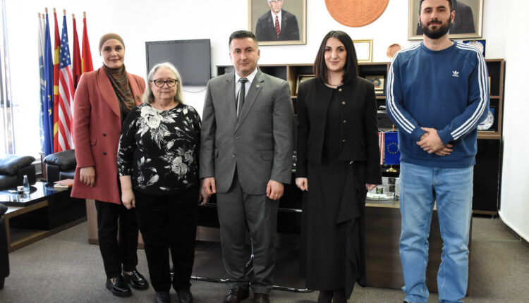 Përfaqësues nga Universiteti i Arizonës dhe të Organizatës Botërore për Migrim e vizituan Universitetin e Tetovës