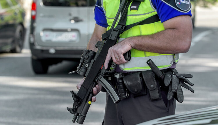 Dramë në Zvicër: 34-vjeçari nga Maqedonia e Veriut qëllon me armë dhe arratiset, kapet pas një operacioni të madh policor