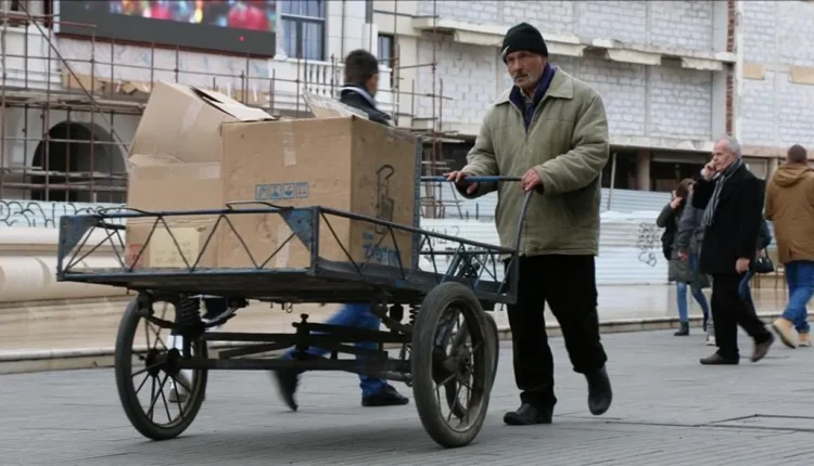 Një e treta e punëtorëve jetojnë me të ardhura në prag të varfërisë në Maqedoninë e Veriut