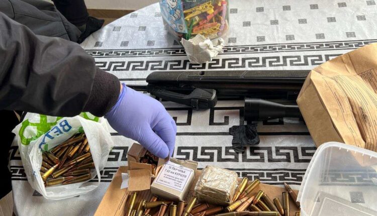 Bastisje në Gostivar, gjenden drogë, armë dhe municion, arrestohet 39 vjeçari