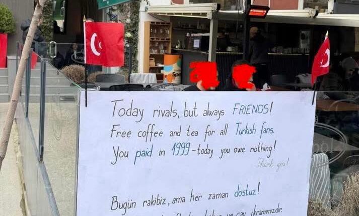 Prishtinë: Kafe dhe çaj falas për tifozët turq në ditën e finales historike të Kosovës