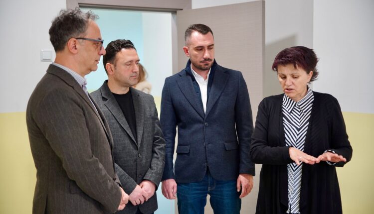 Aliu: Zgjerohen kapacitetet e repartit të psikofiziologjisë në Klinikën e Fëmijëve në “Majqin Dom”