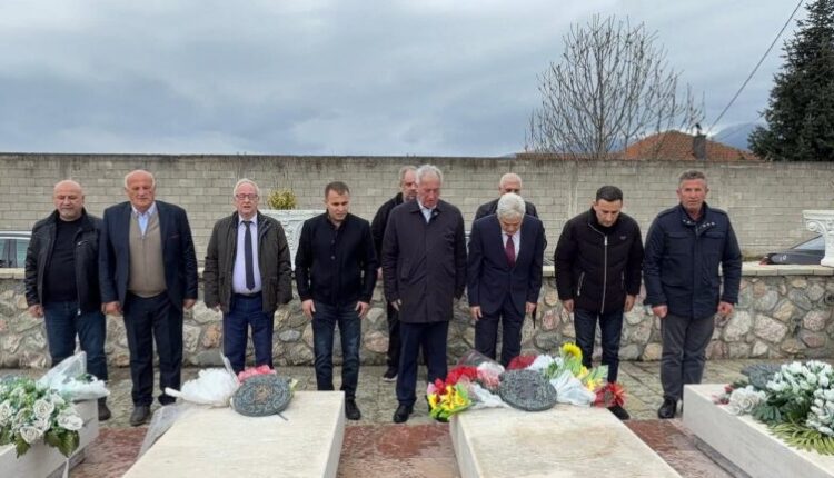 Ahmeti nderon dëshmorët e Deçanit: kujtesë për sakrificën dhe thirrje për unitet kombëtar