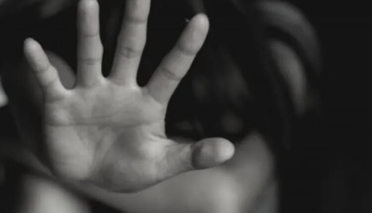 Arrestohet një person në Deçan, dyshohet se para disa javësh dhunoi një femër
