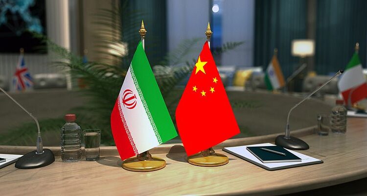 Wang Yi bën thirrje për ndërprerje të menjëhershme të operacioneve ushtarake në Lindjen e Mesme