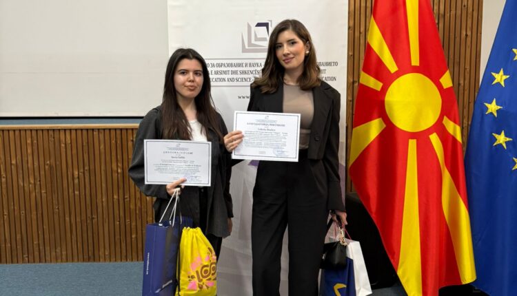 Sukses për Gjimnazin “7 Marsi” dhe mentoren Enkela Xhaferi: Jusra Salihi shpërblehet me Çmimin e Dytë në konkursin Shtetëror të Artit Figurativ