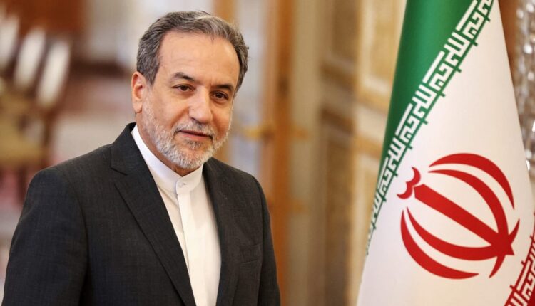Ministri i Jashtëm iranian: Hormuzi nuk është i mbyllur, nuk do të lëkundemi nga kërcënimet e reja