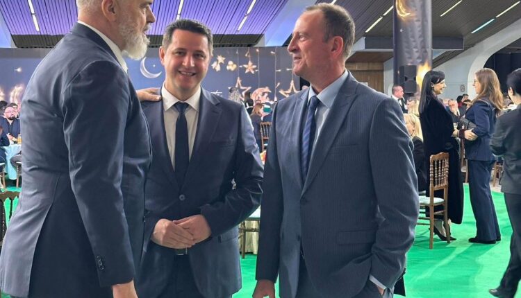 Taravari dhe Limani marrin pjesë në iftarin e organizuar nga Kryeministri i Shqipërisë, Edi Rama në Tiranë