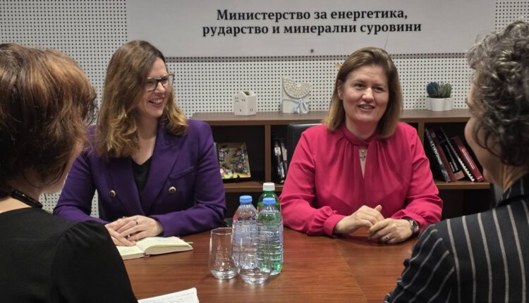 Bozhinovska – Miller: Angazhim i përbashkët për politika që i vendosin fëmijët dhe të rinjtë në fokus të tranzicionit energjetik dhe shoqëror