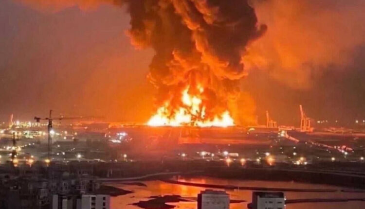 Baza Amerikane në flakë: Irani goditi me disa raketa dhe dronë (VIDEO)