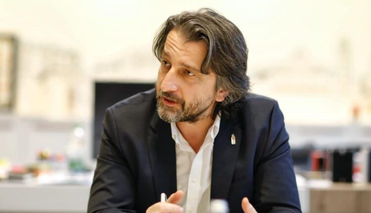 Rama merr vendimin, ndalohet ekspozimi i mallrave në hapësira publike dhe rrugë