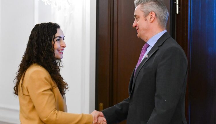 Osmani takohet me Hargreaves: Gjuha kërcënuese e papranueshme në diskursin publik