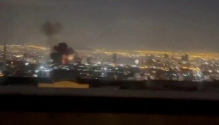 Forcat izraelite godasin qendrën e Teheranit dhe selinë e medias shtetërore iraniane