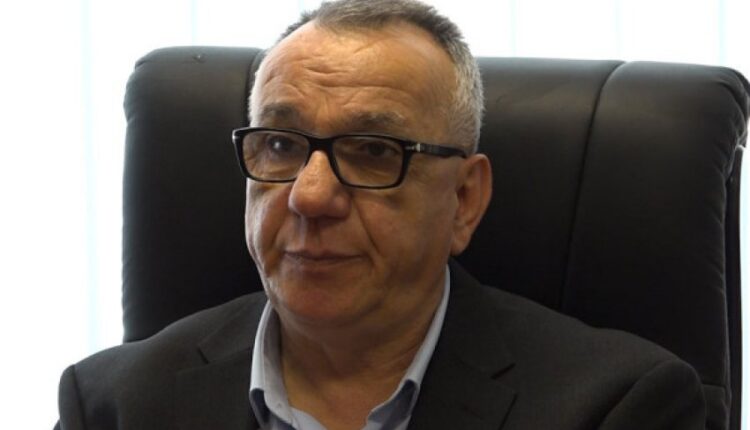 Ja si mund të shkarkohet presidentja Osmani sipas Enver Hasanit