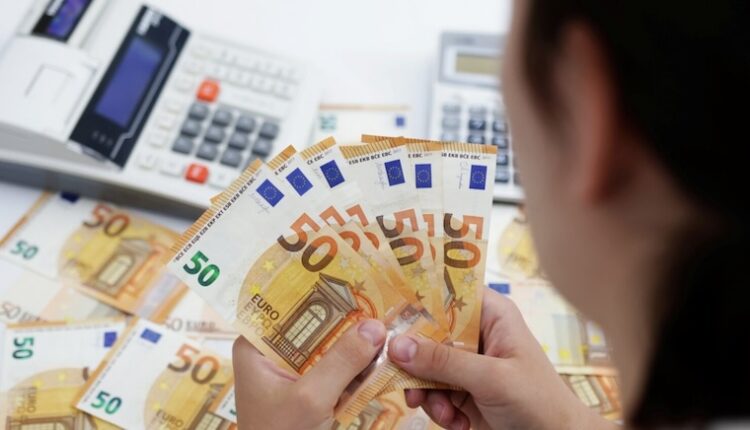 Paga mesatare në janar ishte 46,617 denarë, sektori i IT-së është padyshim më i paguari.