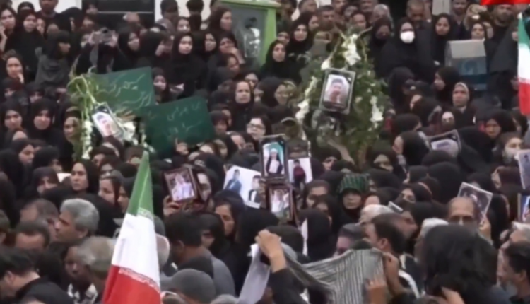 Dhimbje dhe zemërim në Minab pas sulmit që vrau 165 nxënëse dhe stafin e shkollës në Iran (VIDEO)