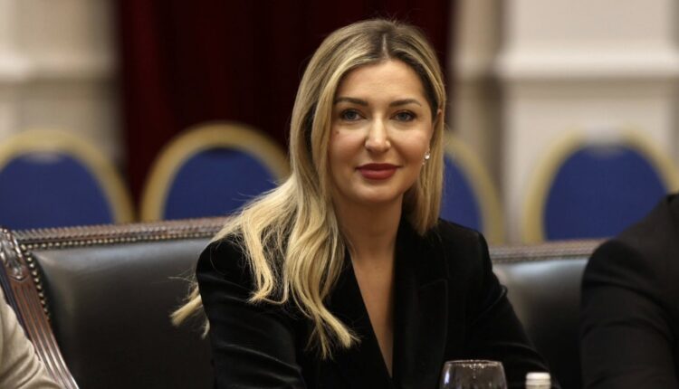 Kaltrina Zekolli: Nuk janë hequr mjetet për Korridorin 8. Puna vazhdon sipas planifikimit financiar!