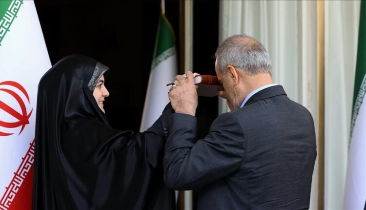 Alireza Arafi zgjidhet si anëtar klerik i Këshillit të Përkohshëm të Udhëheqjes së Iranit