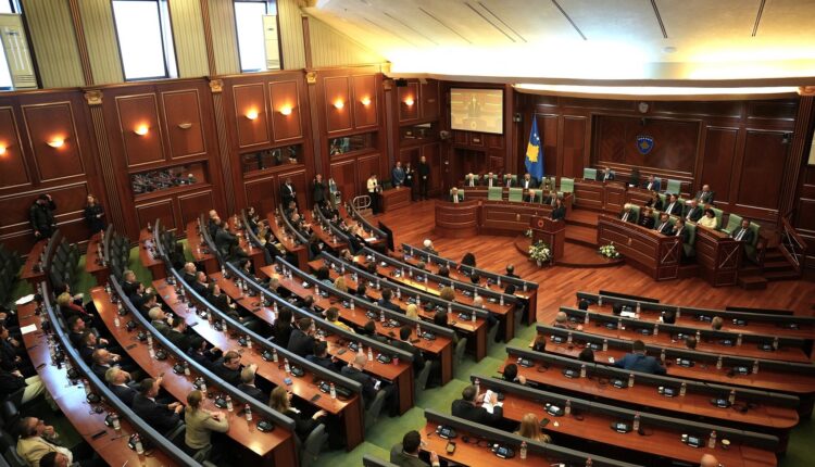 President i ri apo zgjedhje – opozita s’i jep nënshkrimet për kandidatin e dytë