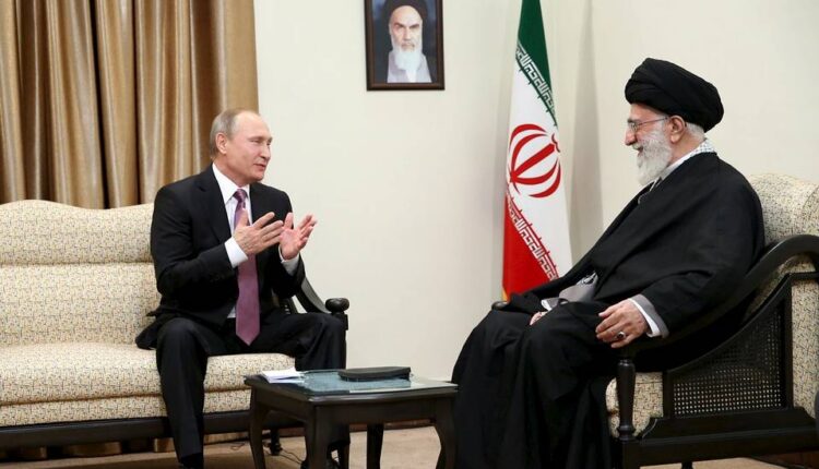 “Vrasje cinike, shkelje morali”, Putin i shpreh ngushëllimet Iranit pas vrasjes së Ali Khameneit