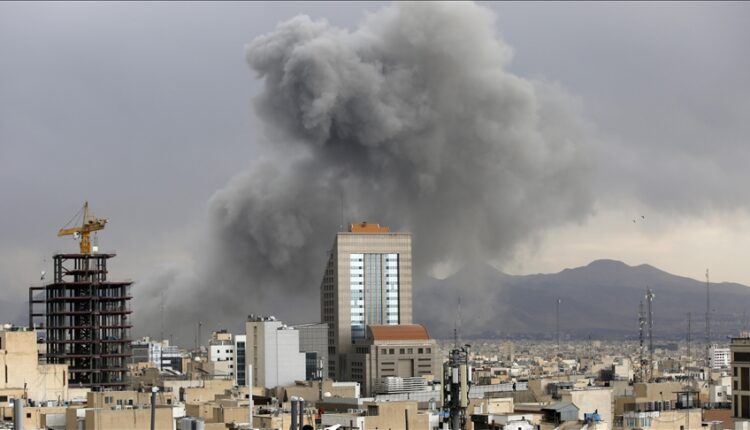 Dëgjohen shpërthime në Teheran ndërsa sulme të reja godasin kryeqytetin iranian