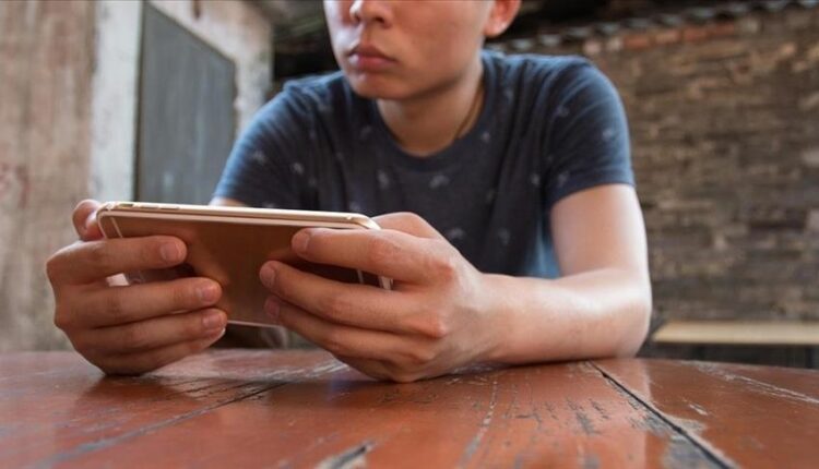 Indonezia do të ndalojë përdorimin e rrjeteve sociale për fëmijët nën 16-vjeç