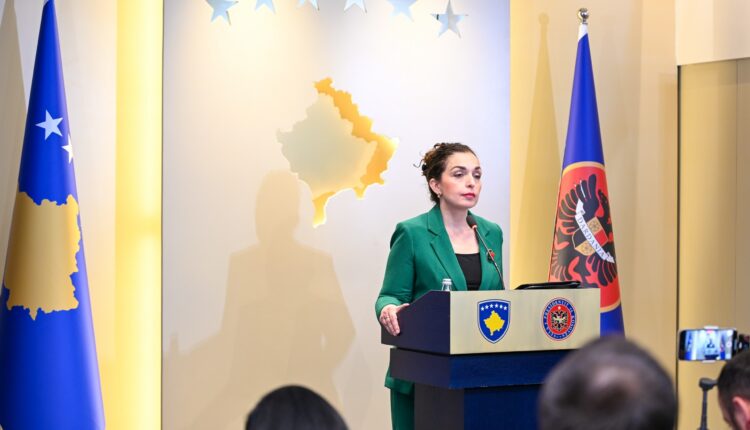 Presidenca dënon ashpër thirrjet për “pushkatimin” e presidentes Osmani