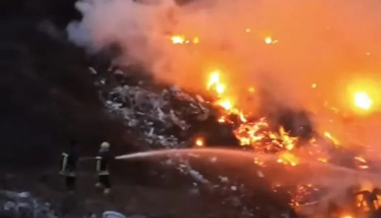 Zjarri në një mini-deponi në Bogovinë u lokalizua shpejt