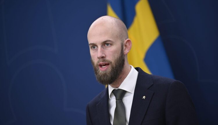 Suedia sekuestron një cisternë të “flotës në hije” ruse: Po derdhte naftë në ishullin Gotland