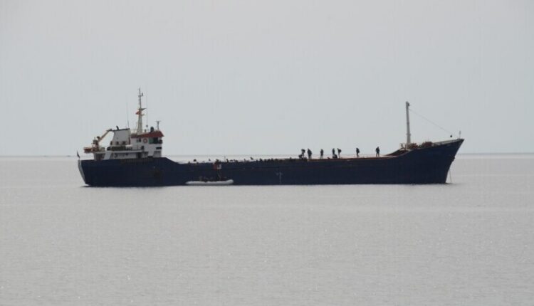 Anija iraniane e mallrave arrin në port pas përpjekjes së raportuar nga SHBA-ja për konfiskim