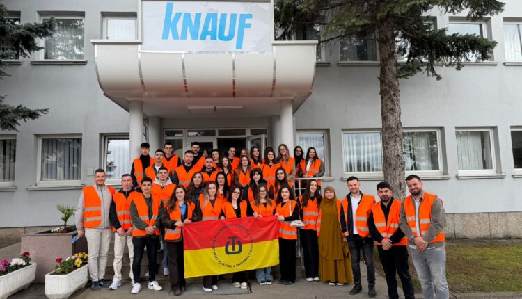Vizitë studimore e studentëve të Arkitekturës të Universitetit të Tetovës në fabrikën “Knauf” në Dibër