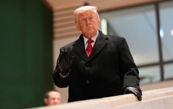 Trump thotë se është kapur një anije iraniane që u përpoq të kalonte bllokadën amerikane