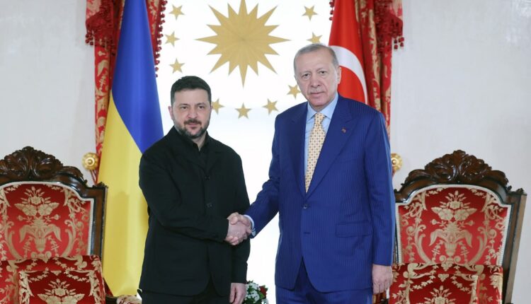 Erdogan dhe Zelensky u takuan në Stamboll, ja çfarë u diskutua