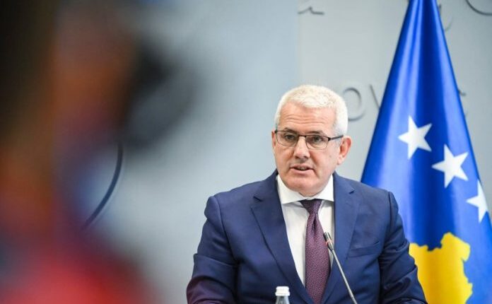 Sveçla: Aksion i madh në Mitrovicë e Vushtrri, 26 të arrestuar, 150 mijë euro të sekuestruara