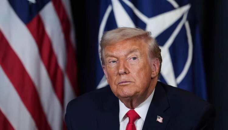 Ish-drejtori i CIA-s bën thirrje për shkarkimin e Trump