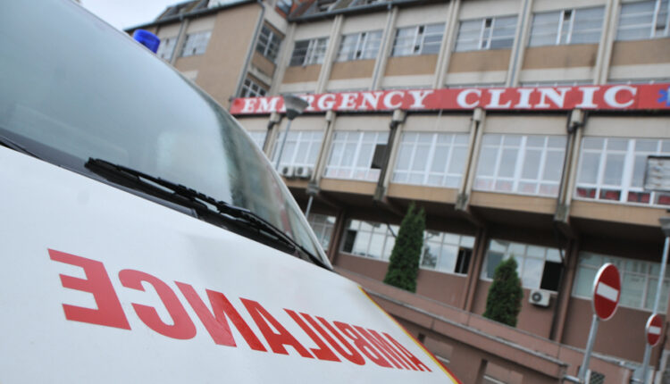 Plagosi të dashurën dhe më pas veten, vdes 32-vjeçari në QKUK