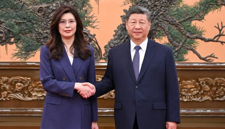 Xi Jinping takon kryetaren e KMT-së Cheng Liwun