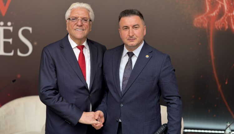 Rektori i Universitetit të Tetovës e vlerëson rolin e diasporës në kërkimin shkencor dhe mbrojtjen e identitetit kombëtar