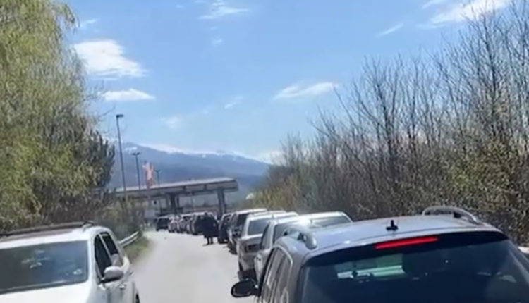 Nafta më e lirë sjell shtetasit e Shqipërisë në Maqedoninë e Veriut për karburant