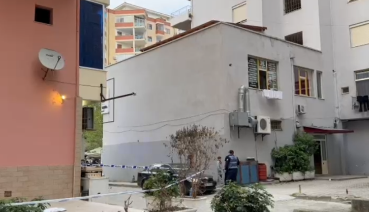 Humbi jetën pasi ra nga ballkoni, reagon policia: 2-vjeçari ndodhej në banesë me nënën e tij