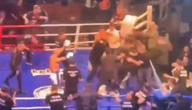 Skena të çmendura në Turqi, tifozët futen në ring dhe rrahin boksierin rus (VIDEO)
