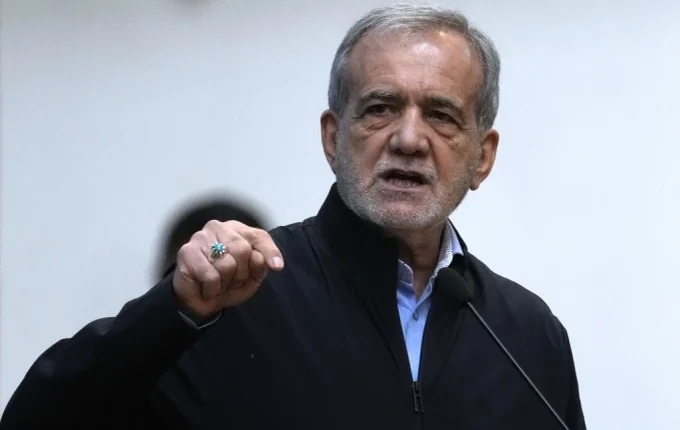 Mbi 14 milionë iranianë janë gati të vdesin për të mbrojtur atdheun, thotë presidenti i Iranit