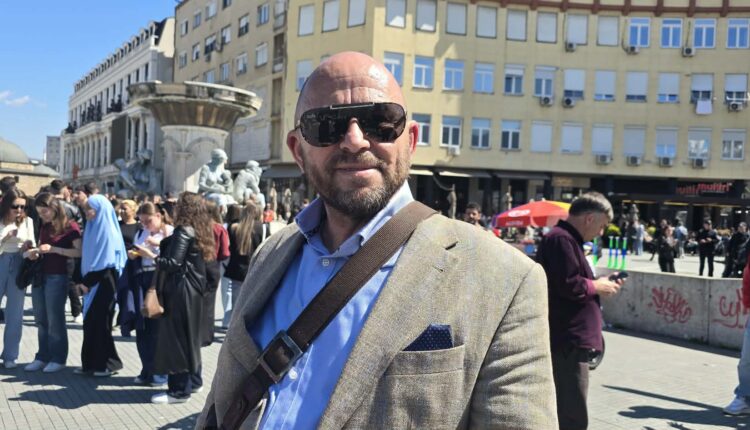 Ismet Ajeti vjen nga Bruksel enkas për protestën e studentëve në Shkup