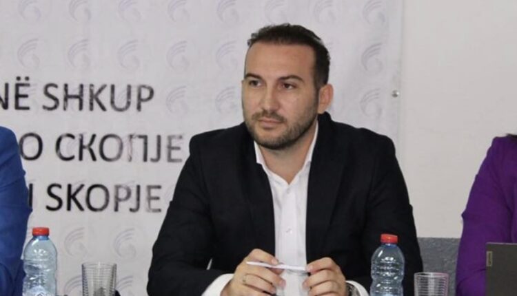 Profesori Rilind Ademi: Me studentët për “Gjuhën Shqipe”