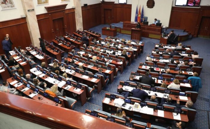Me 70 vota Për, Kuvendi shfuqizoi Qeverinë teknike