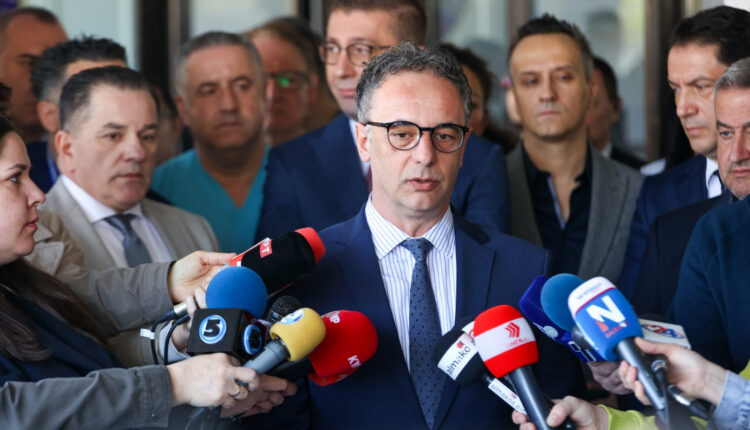 Aliu: Nuk merrem me spekulime politike, i fokusuar te puna në Ministrinë e Shëndetësisë
